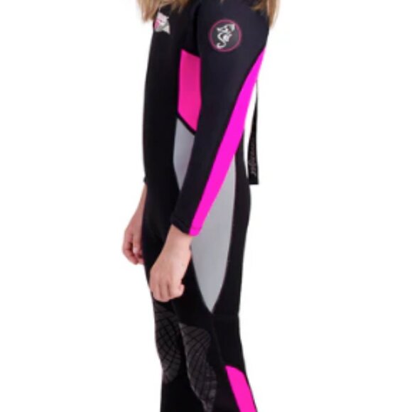 Girl's 3MM Wetsuit. Like NEW... Perfect Condition... - Picture 3 of 9